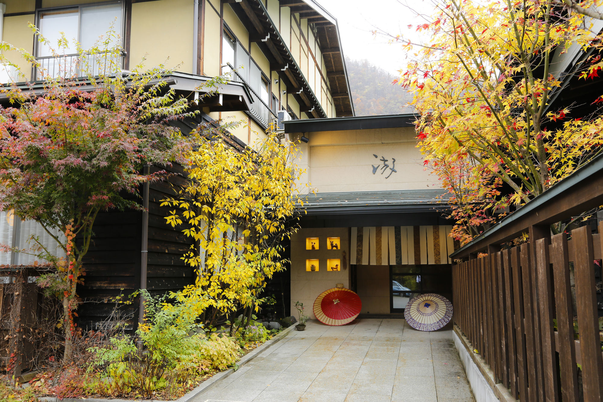 Ryokan Kutsuroginoya Yuu Takayama  Exterior foto