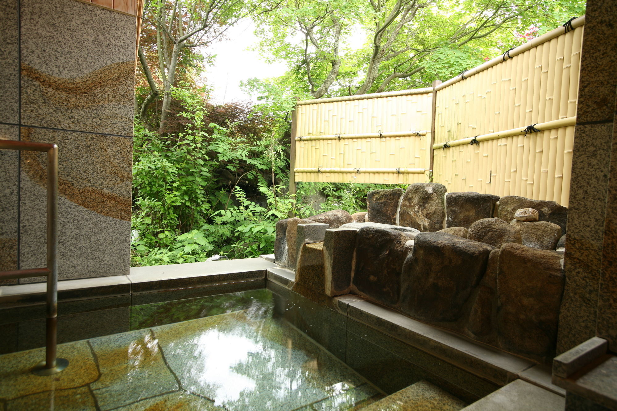 Ryokan Kutsuroginoya Yuu Takayama (Gifu) Exterior foto